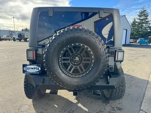 Used 2015 Jeep Wrangler Sport AWD/4WD image 3