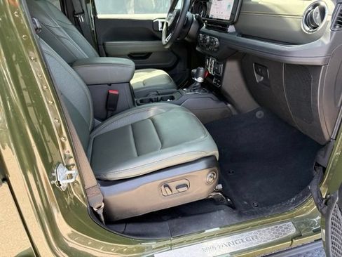 Used 2024 Jeep Wrangler High Altitude AWD/4WD image 10