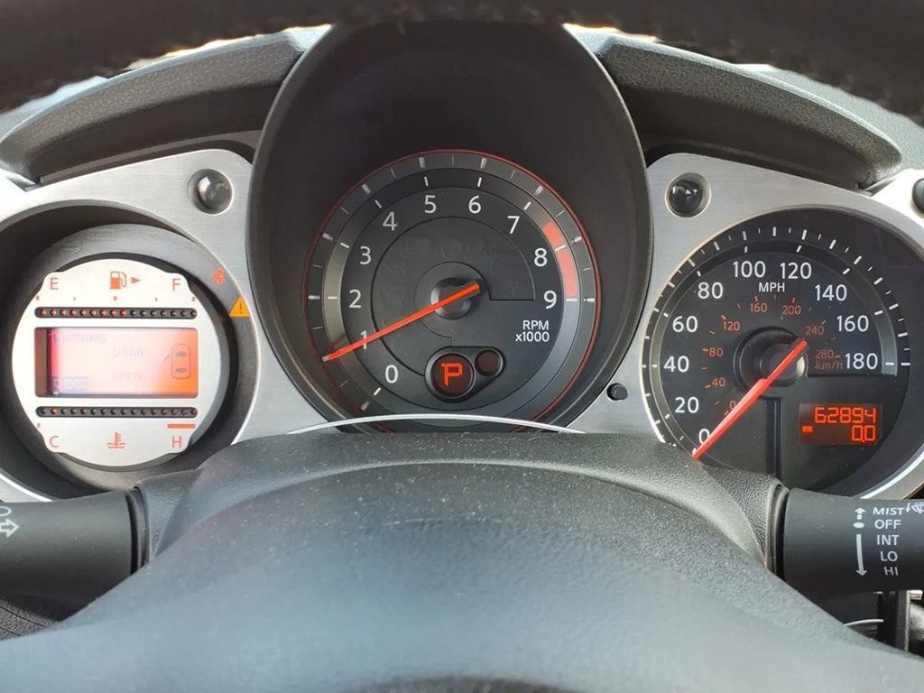 Used 2009 Nissan 370Z Coupe RWD image 6