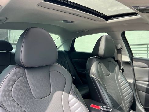 Used 2023 Hyundai Elantra Limited FWD image 55