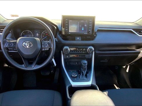 Used 2022 Toyota RAV4 LE image 13