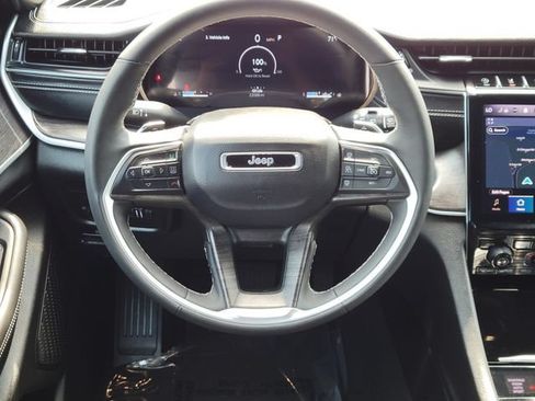 Used 2025 Jeep Grand Cherokee L Limited w/ Black Appearance Package AWD/4WD image 5