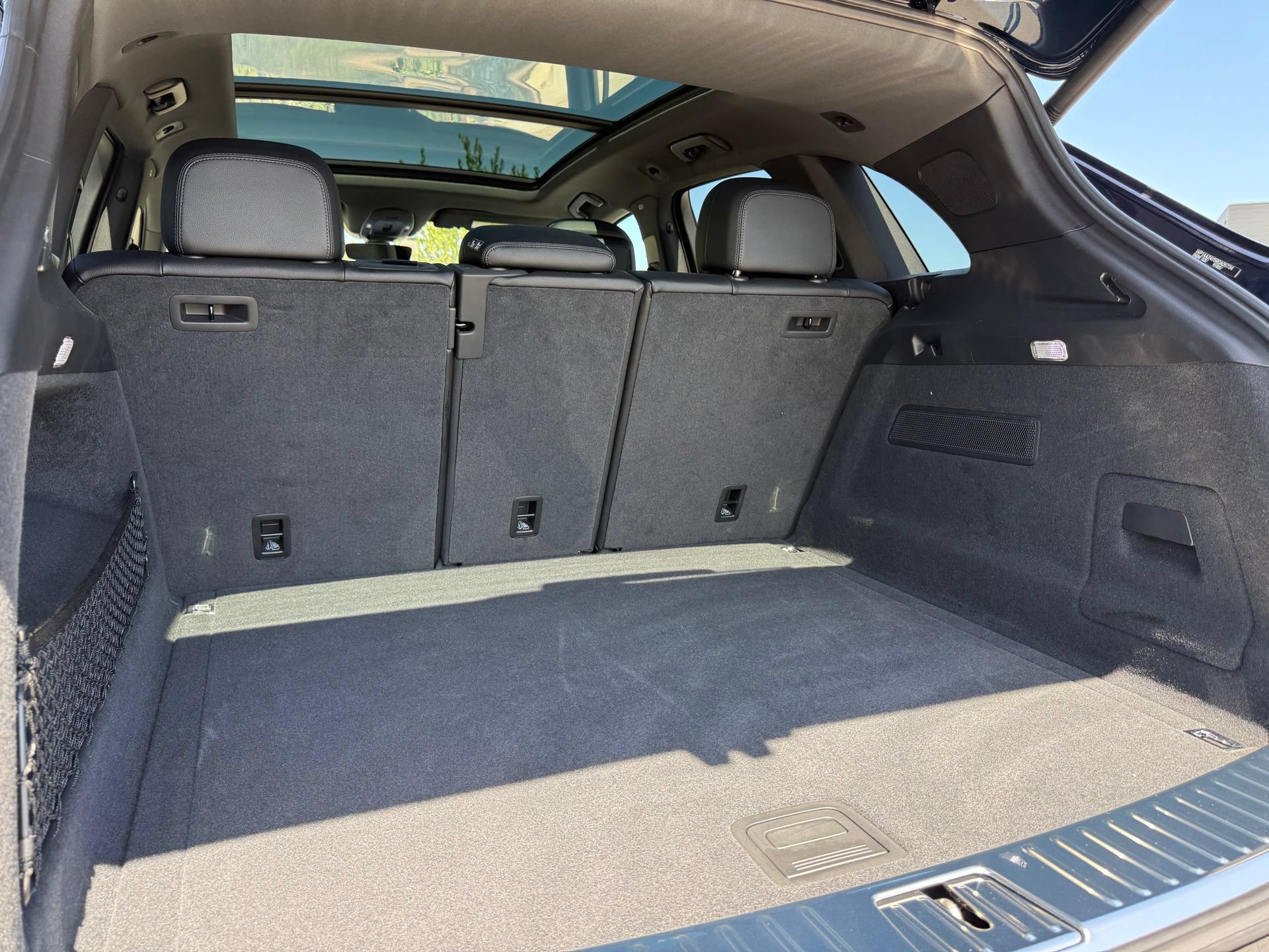 Certified 2024 Porsche Cayenne AWD/4WD image 32