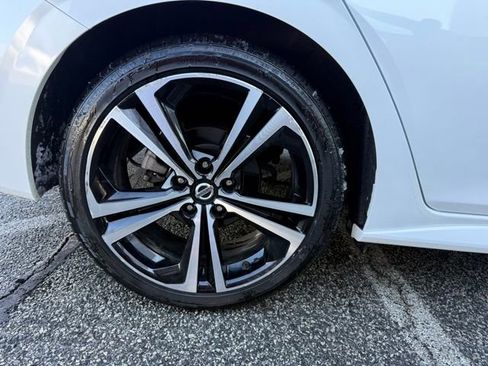 Certified 2021 Nissan Sentra SR image 13