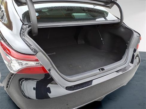 Used 2022 Toyota Camry XSE image 26