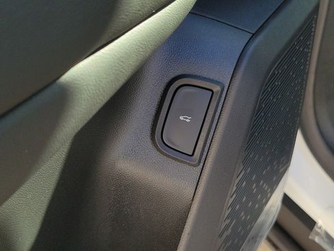 New 2027 GMC Terrain Elevation w/ Elevation Premium Package FWD image 19