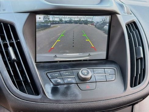 Used 2019 Ford Escape SE FWD image 12