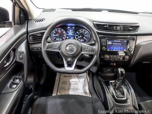 Used 2022 Nissan Rogue Sport S FWD image 17