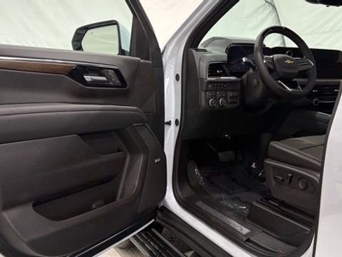 New 2026 Chevrolet Suburban High Country image 36