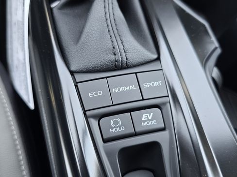New 2026 Toyota Camry Hybrid FWD image 7