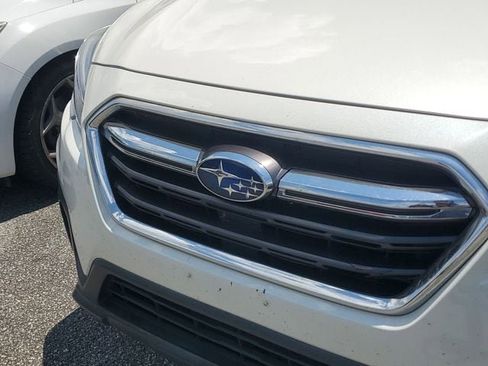 Used 2019 Subaru Outback 2.5i Premium w/ Popular Package #2 AWD/4WD image 5