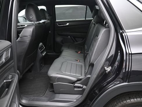 Used 2024 Volkswagen Atlas Cross Sport SEL R-Line AWD/4WD image 30