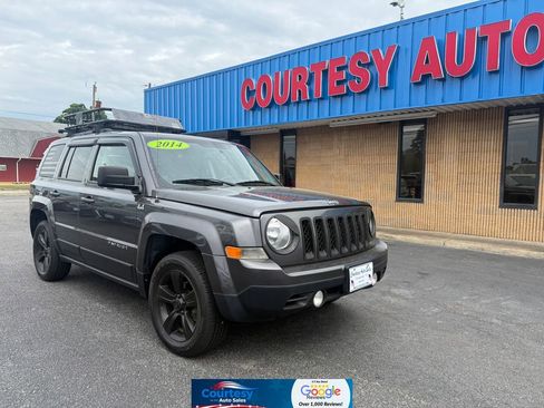 Used 2014 Jeep Patriot Latitude AWD/4WD image 1