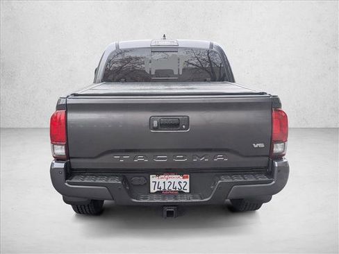 Used 2019 Toyota Tacoma TRD Off-Road image 7