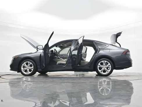 Used 2025 Honda Accord LX image 45