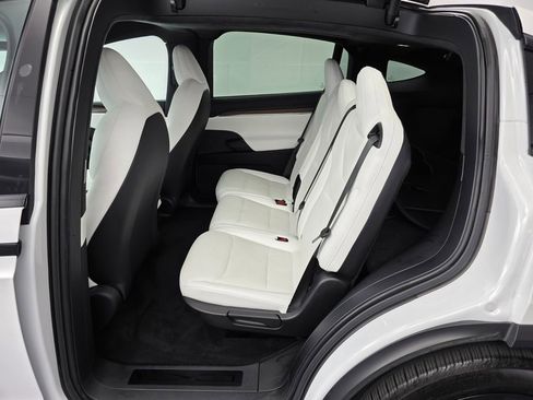 Used 2023 Tesla Model X image 13