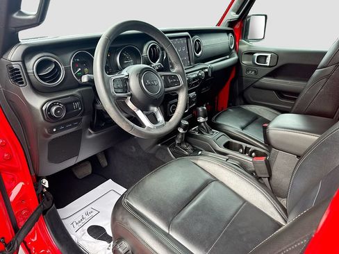 Used 2023 Jeep Wrangler Unlimited Sahara AWD/4WD image 10