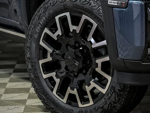 New 2026 GMC Sierra 2500 Denali w/ Denali Reserve Package AWD/4WD image 3
