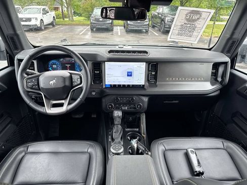 Used 2025 Ford Bronco Badlands AWD/4WD image 10