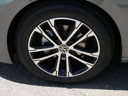 Certified 2023 Volkswagen Jetta Sport FWD image 15