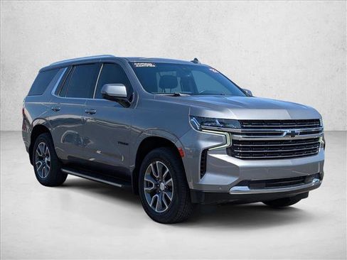 Used 2022 Chevrolet Tahoe LT w/ LT Signature Package AWD/4WD image 3