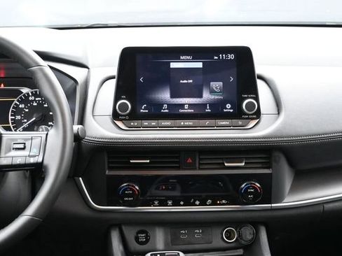 Used 2025 Nissan Rogue SV FWD image 7
