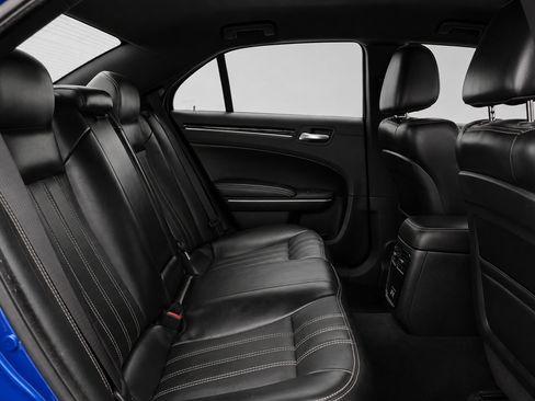 Used 2019 Chrysler 300 S RWD image 14