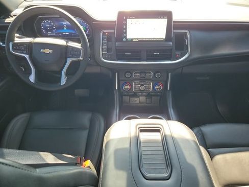 Certified 2024 Chevrolet Suburban LT w/ Luxury Package image 12
