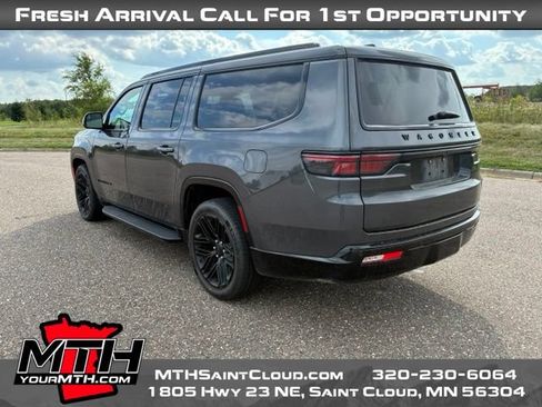 Used 2024 Jeep Wagoneer L Series II AWD/4WD image 6