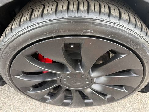 Used 2022 Tesla Model Y Performance AWD/4WD image 23