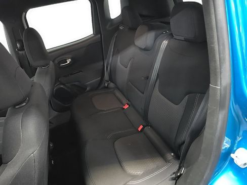 Used 2021 Jeep Renegade Latitude AWD/4WD image 32