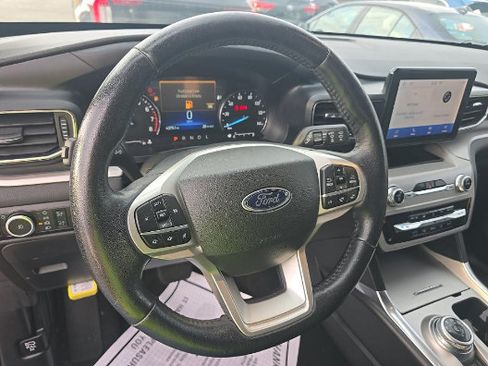Used 2023 Ford Explorer XLT w/ Equipment Group 202A AWD/4WD image 8