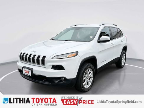 Used 2017 Jeep Cherokee Latitude AWD/4WD image 1
