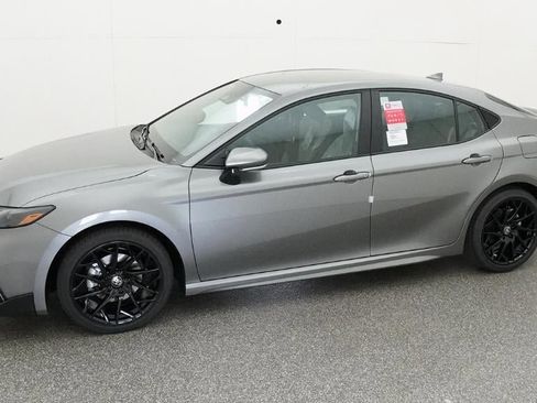 New 2026 Toyota Camry SE image 2