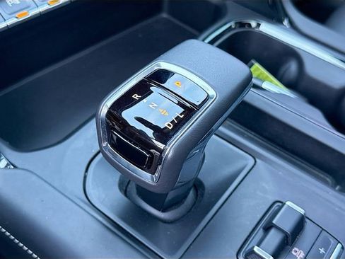 Used 2022 GMC Sierra 1500 AT4X image 17