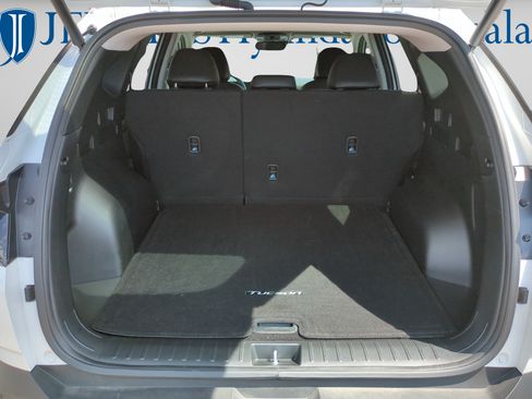 Certified 2025 Hyundai Tucson Limited FWD image 9