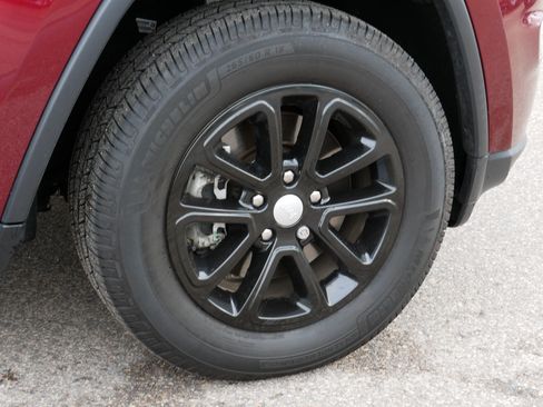 Used 2021 Jeep Grand Cherokee Laredo AWD/4WD image 15