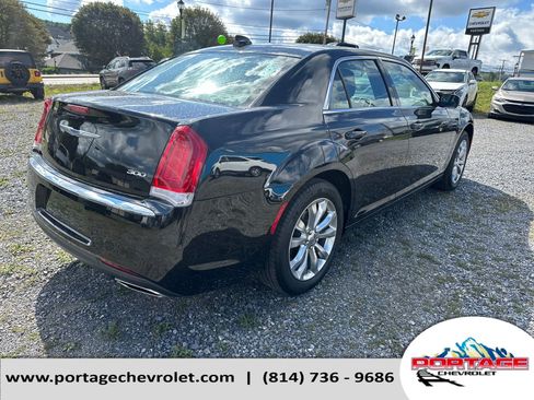Used 2022 Chrysler 300 Touring image 5
