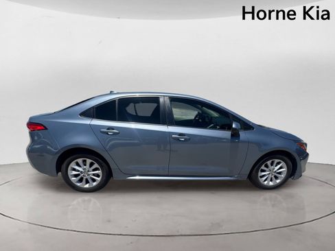 Used 2022 Toyota Corolla LE w/ LE Premium Package FWD image 3