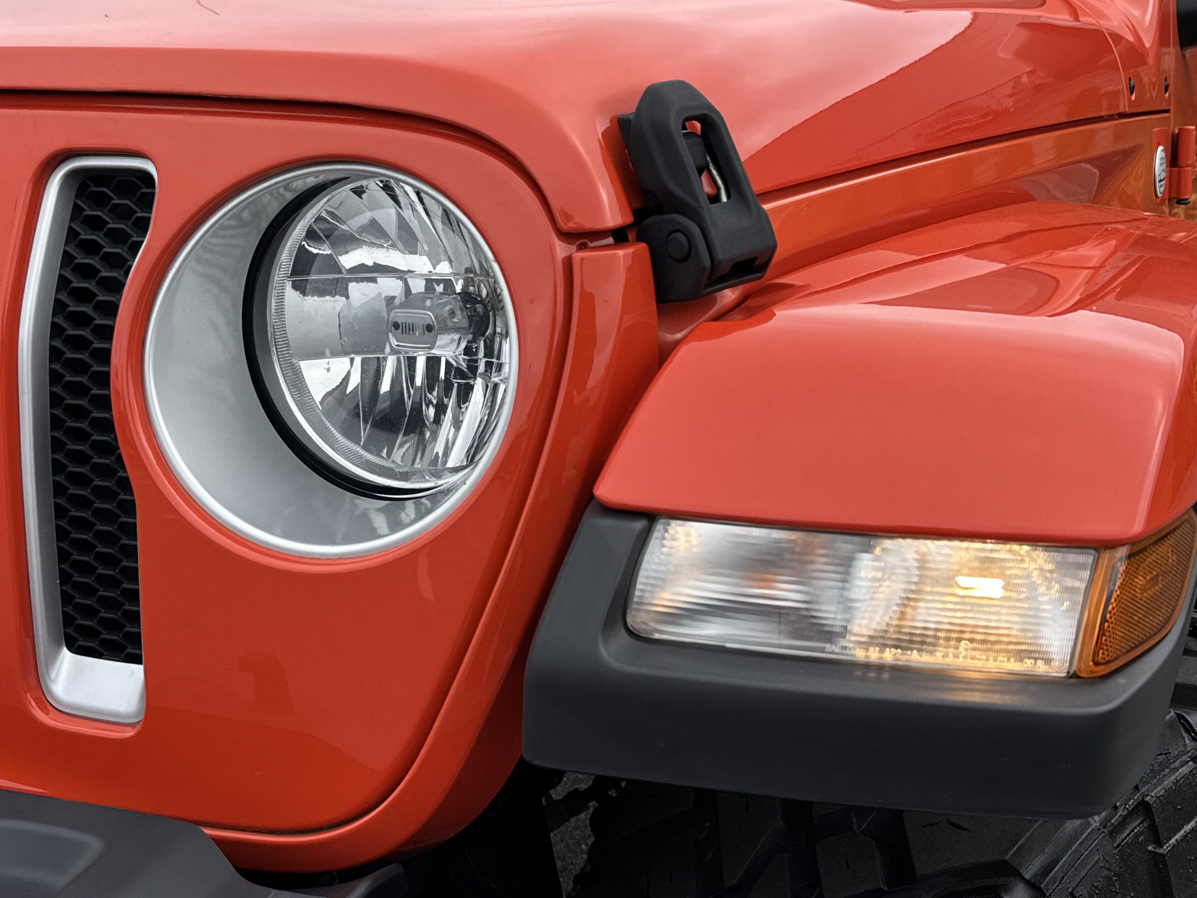 Used 2020 Jeep Wrangler Unlimited Sahara w/ Uconnect 4C Nav & Sound Group AWD/4WD image 6