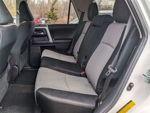 Used 2016 Toyota 4Runner SR5 image 10