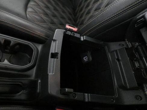 Used 2022 Jeep Gladiator Sport image 39