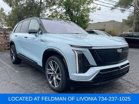 Used 2026 Cadillac Vistiq Sport w/ LPO, Floor Liner Package AWD/4WD image 4
