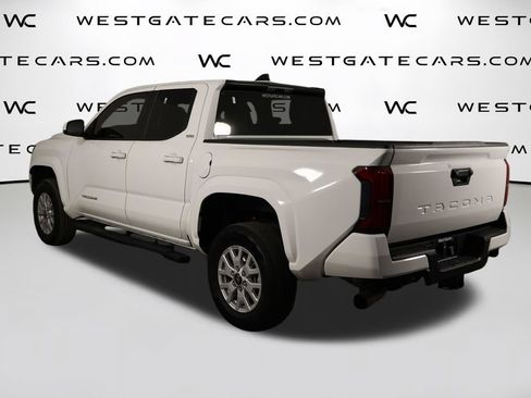 Used 2025 Toyota Tacoma SR5 RWD image 39