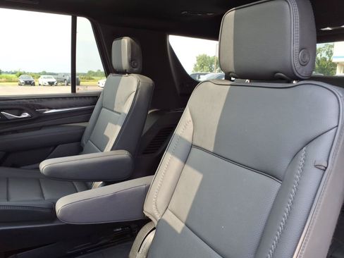 Used 2024 GMC Yukon Denali w/ Denali Reserve Package AWD/4WD image 14