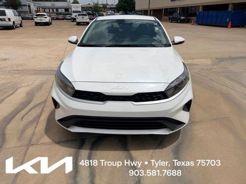 Used 2024 Kia Forte LXS w/ LXS Technology Package FWD image 2