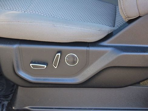 Used 2018 Ford F150 XLT w/ Equipment Group 302A Luxury image 17