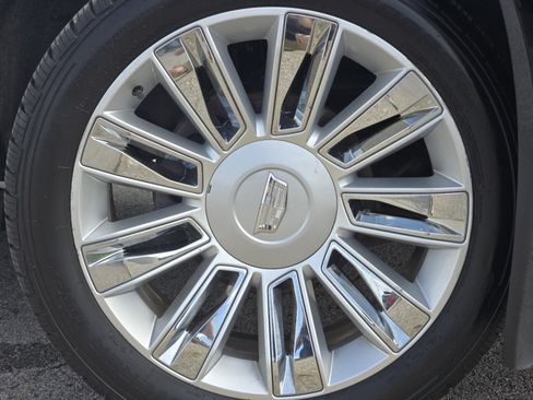 Used 2016 Cadillac Escalade Platinum AWD/4WD image 19