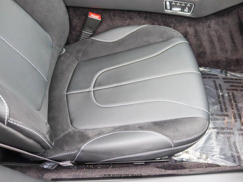 Used 2014 Aston Martin Vanquish Coupe image 30