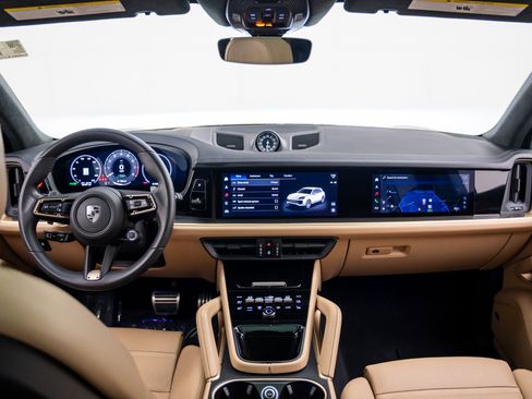 Certified 2025 Porsche Cayenne Turbo image 11